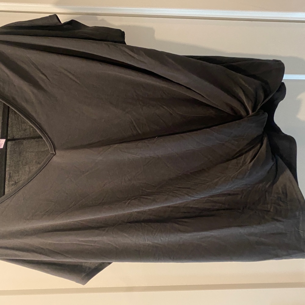Francesca’s black front tie top